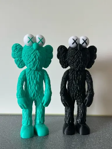 Kaws - BFF